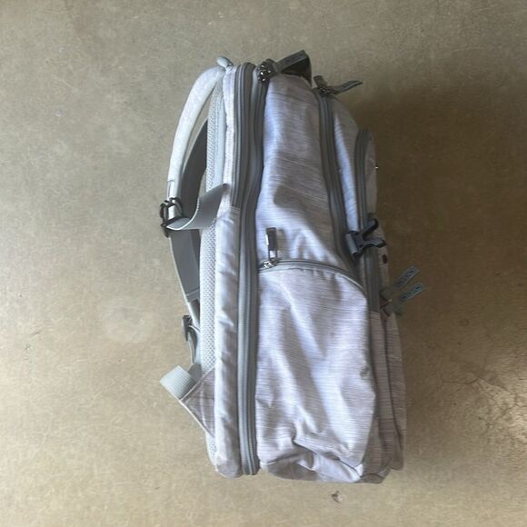 OGIO Urban Watson 17" laptop Backpack - Picture 5 of 10